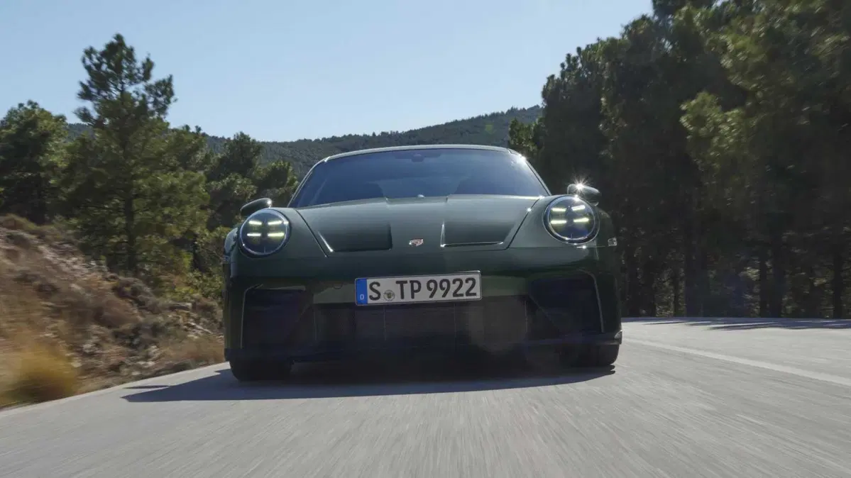 Porsche 911 Coupé 4.0 GT3 con pacchetto Touring (13)