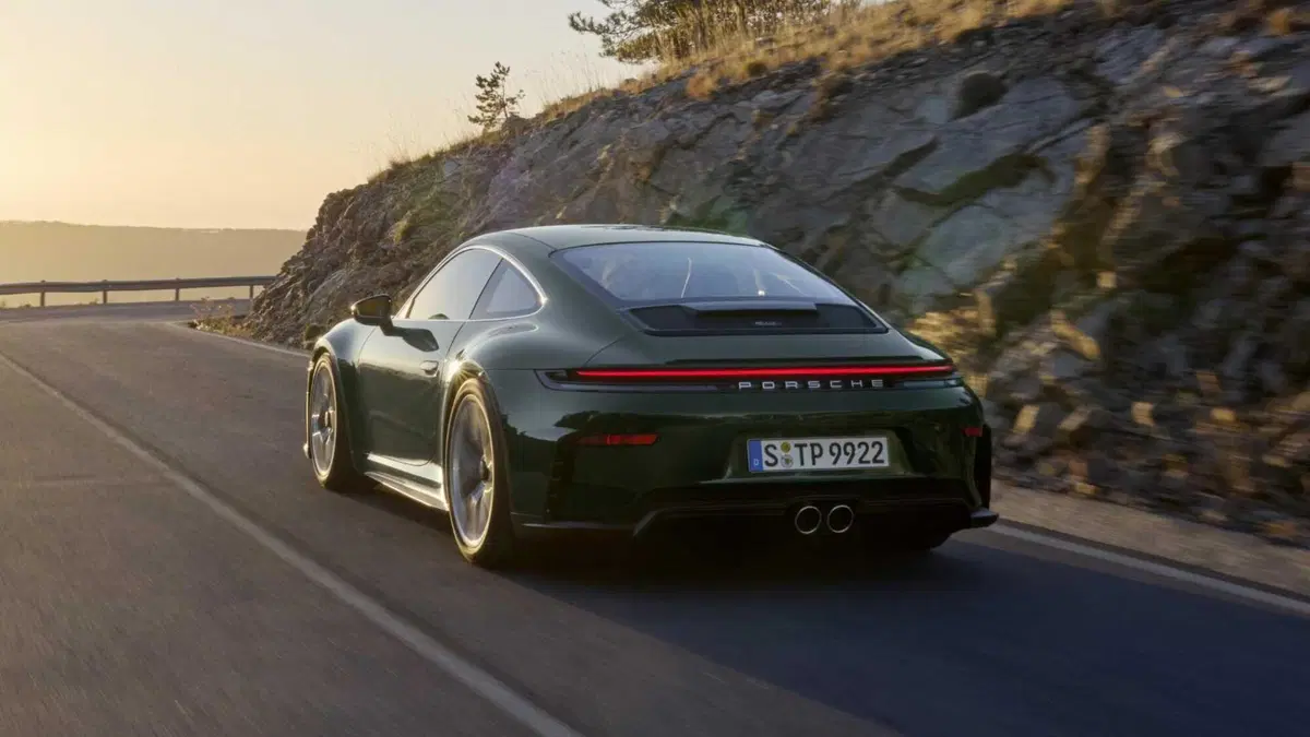 Porsche 911 Coupé 4.0 GT3 con pacchetto Touring (14)