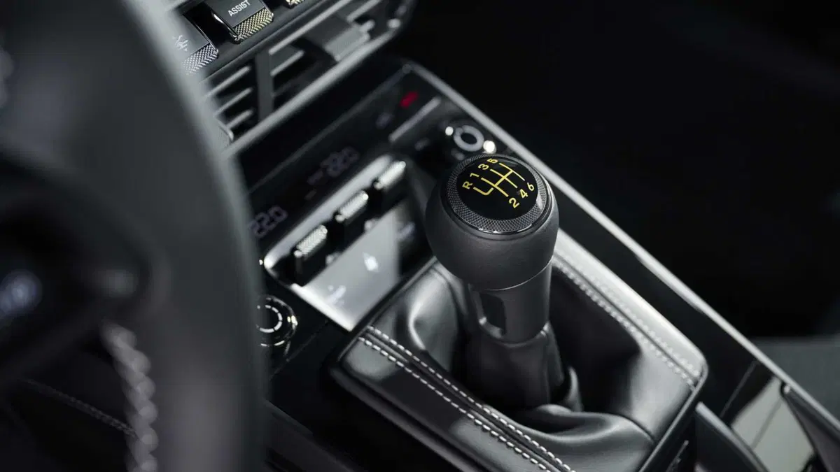 Porsche 911 Coupé 4.0 GT3 con pacchetto Touring auto (28)