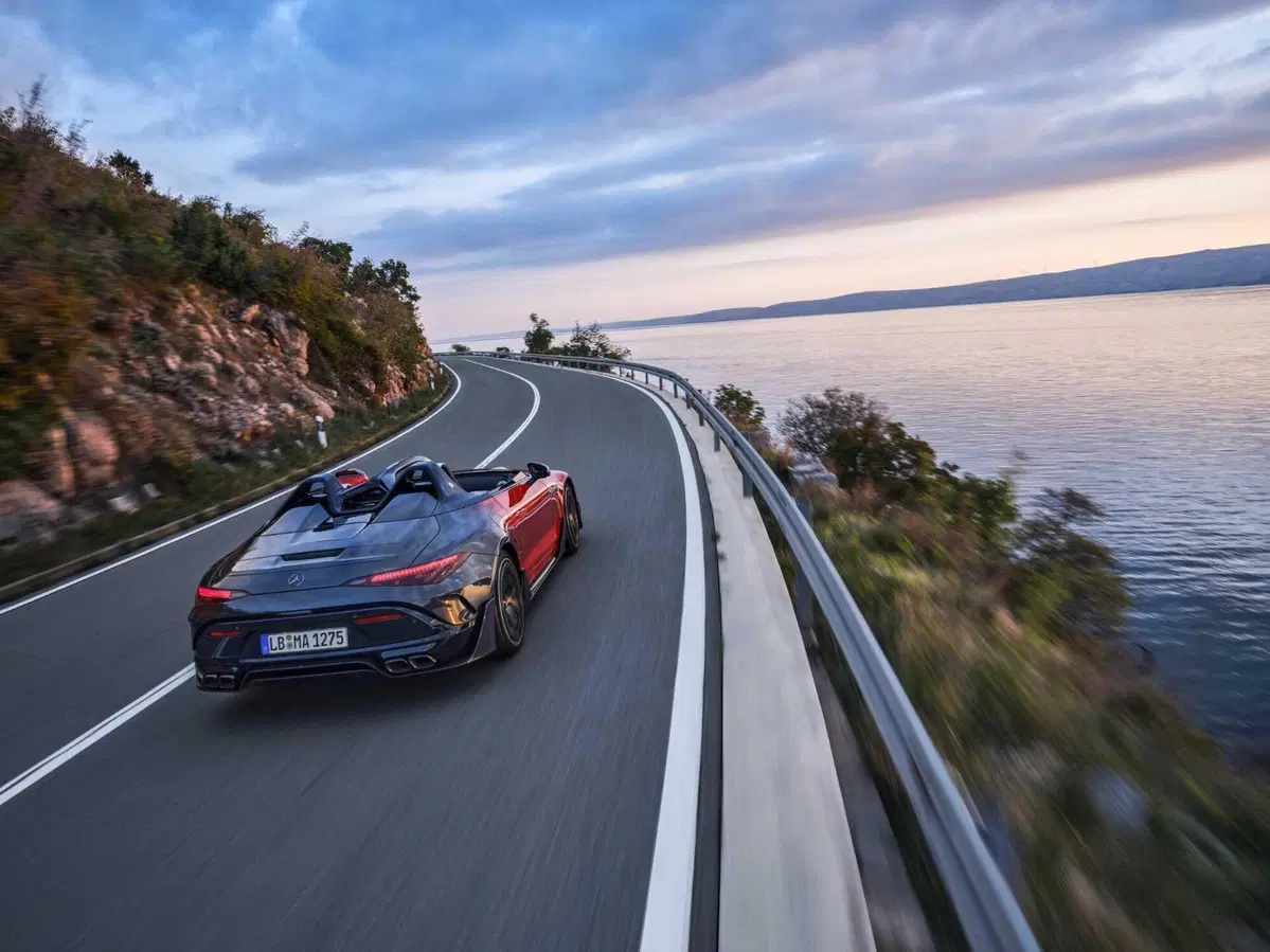 Per guidare questa Mercedes ci vuole il casco: arriva la Purespeed (8)