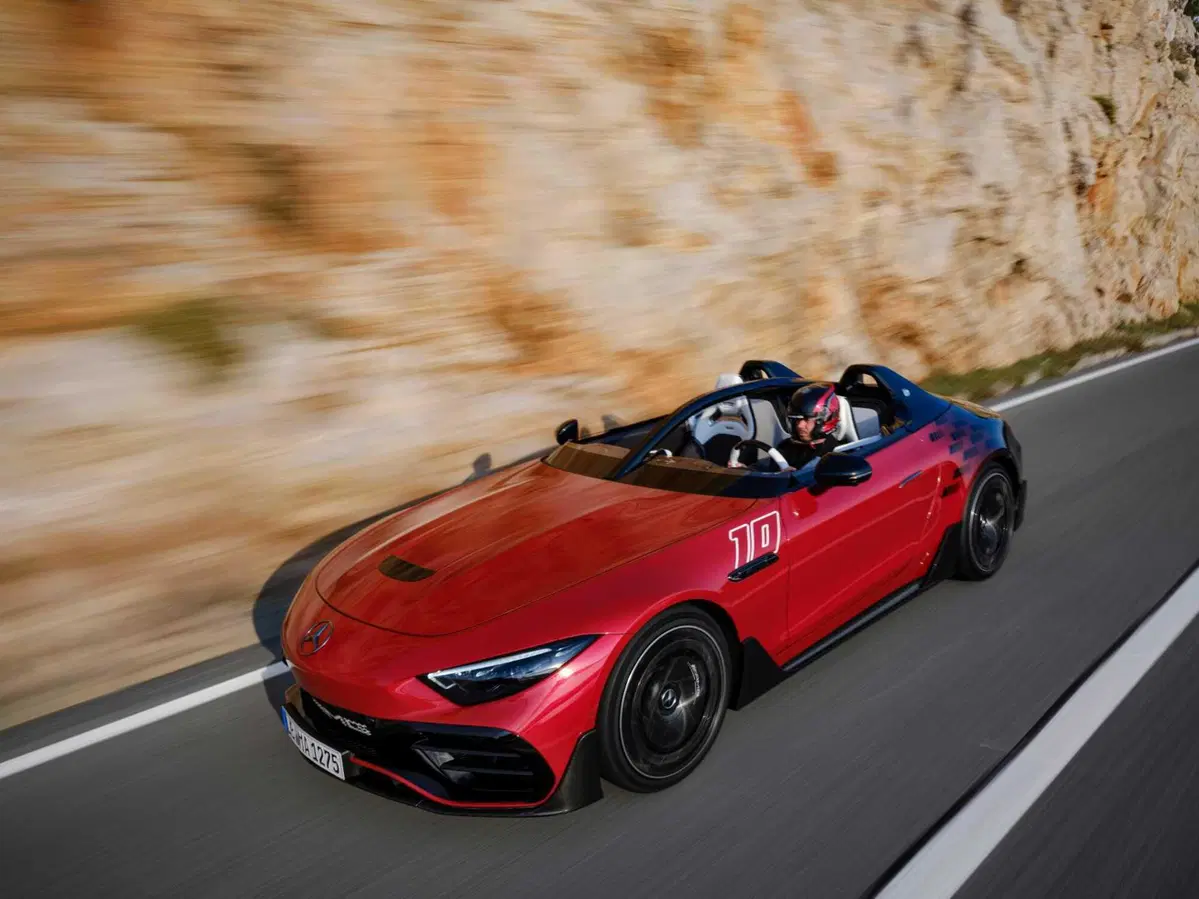 Per guidare questa Mercedes ci vuole il casco: arriva la Purespeed (10)