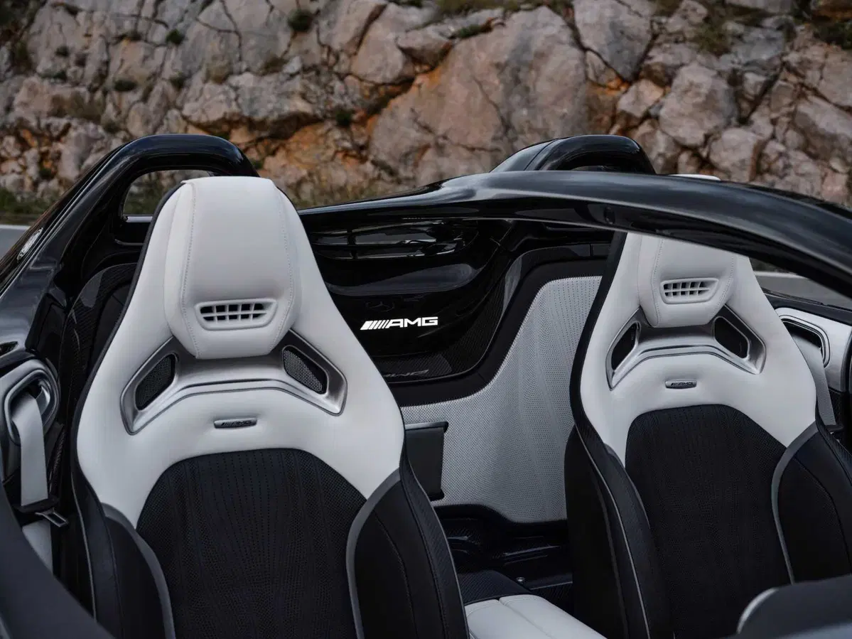 Per guidare questa Mercedes ci vuole il casco: arriva la Purespeed (30)