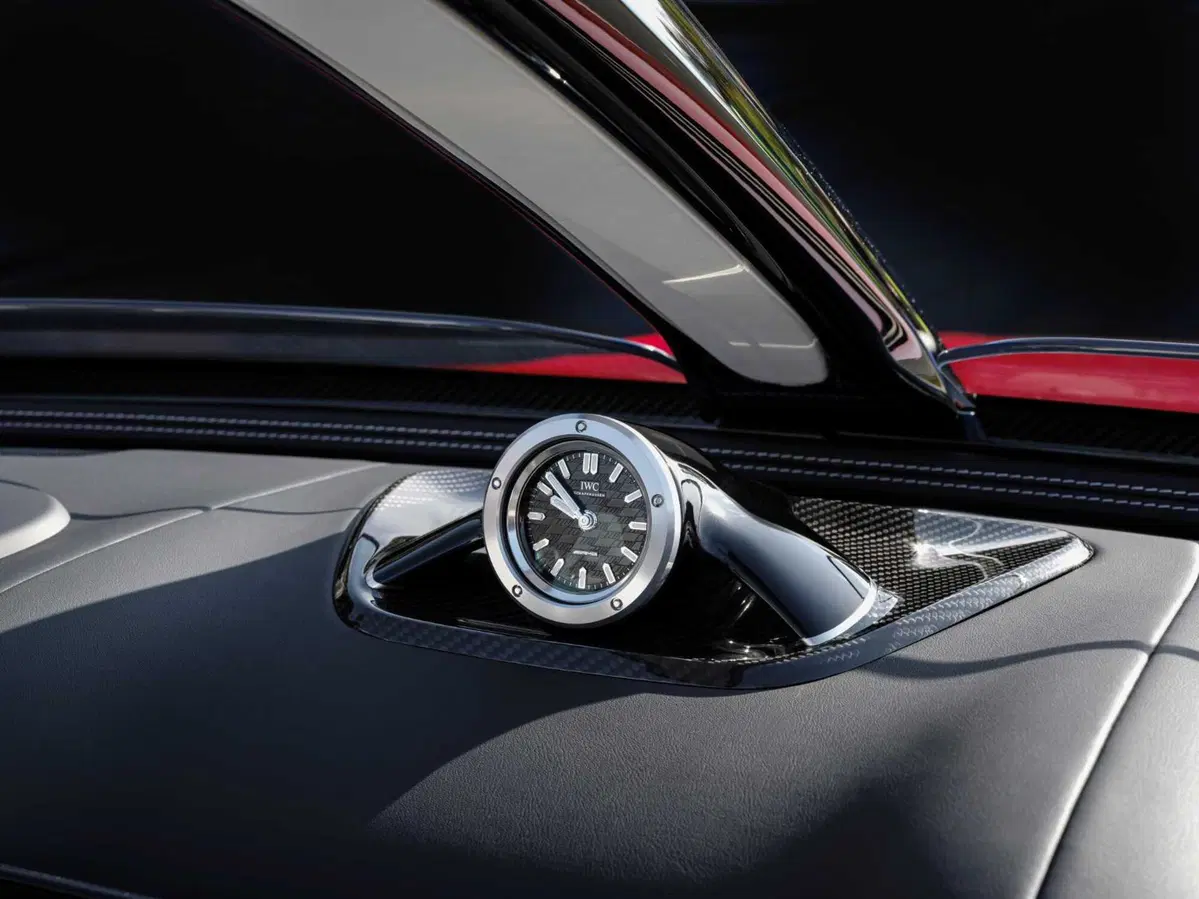 Per guidare questa Mercedes ci vuole il casco: arriva la Purespeed (35)