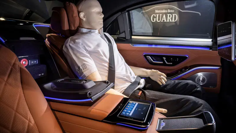 Mercedes ad alta sicurezza: S600 Guard blindata [VIDEO]