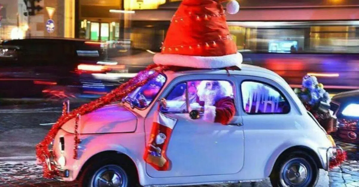 Posso decorare l'auto per Natale? Il Codice della Strada non dice (ovviamente) nulla di definitivo