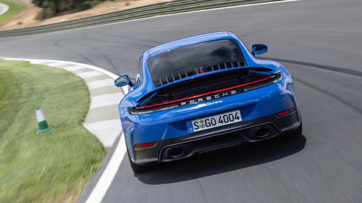 Porsche 911 Coupé 3.0 Carrera T 394cv (32)
