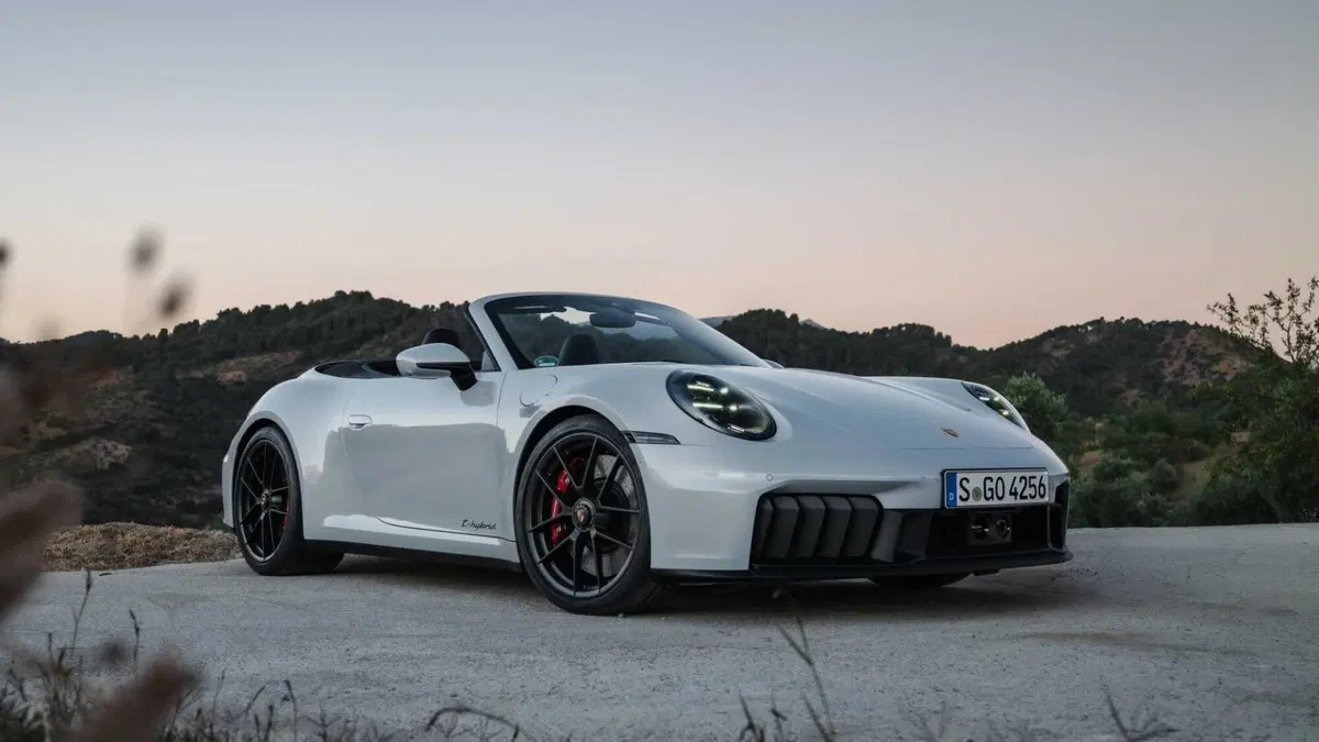 Porsche 911 Cabrio 3.6 Carrera 4 GTS auto