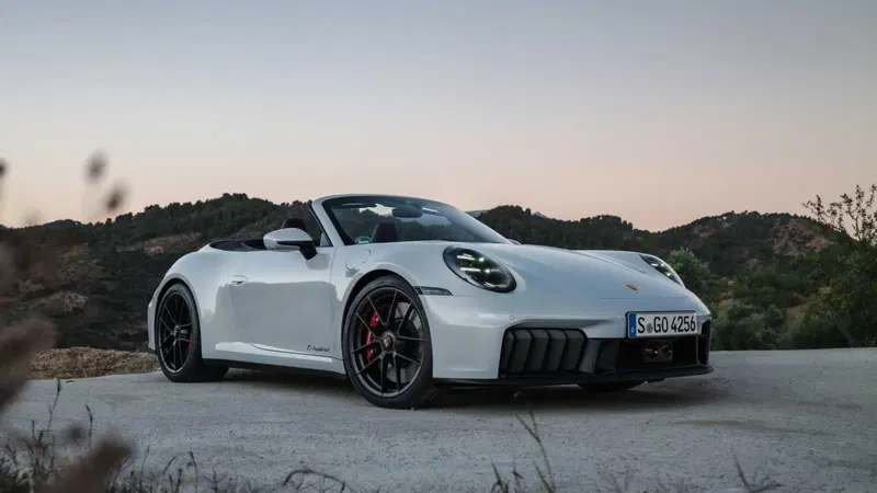 Porsche 911 Cabrio 3.6 Carrera 4 GTS auto