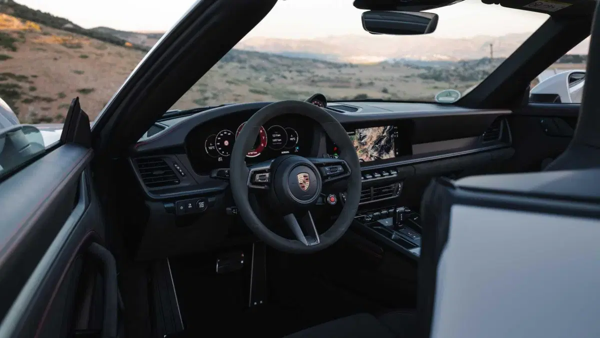 Porsche 911 Cabrio 3.6 Carrera 4 GTS auto (6)