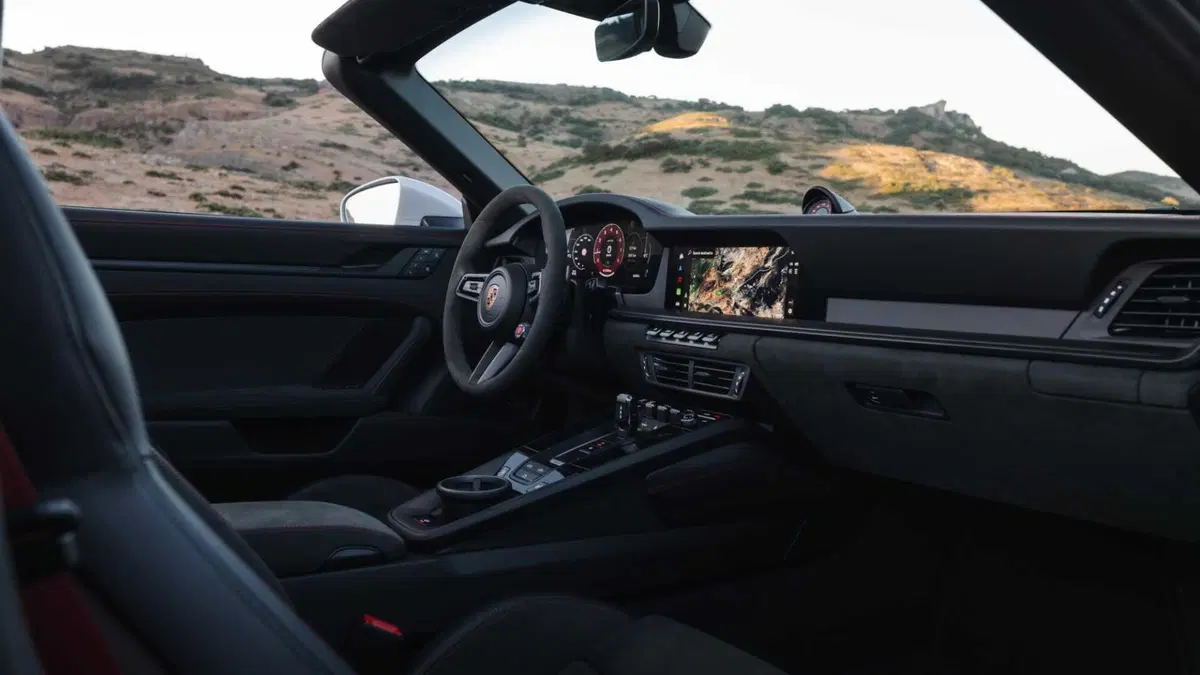Porsche 911 Cabrio 3.6 Carrera 4 GTS auto (7)
