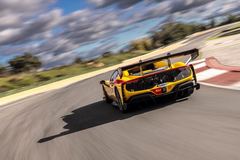 La Ferrari 296 in pista