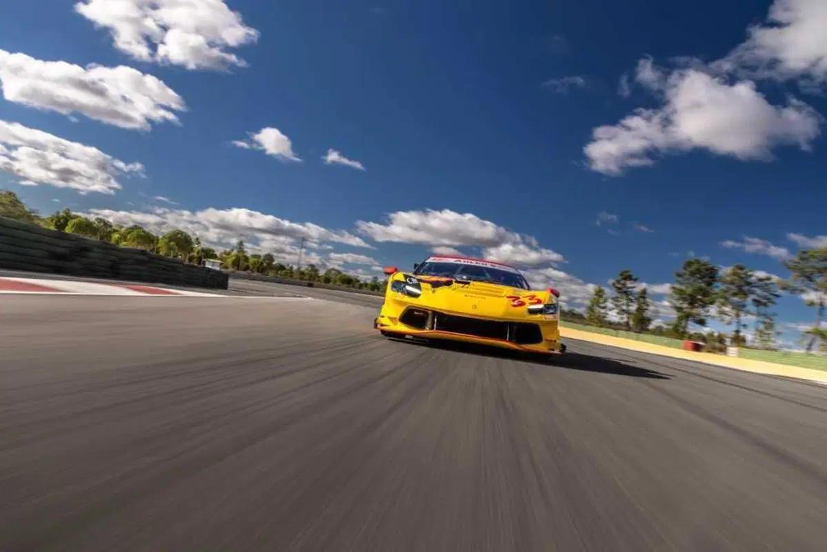 Il FOTONICO ha una nuova dimensione... | Ferrari 296 Challenge [VIDEO] (2)