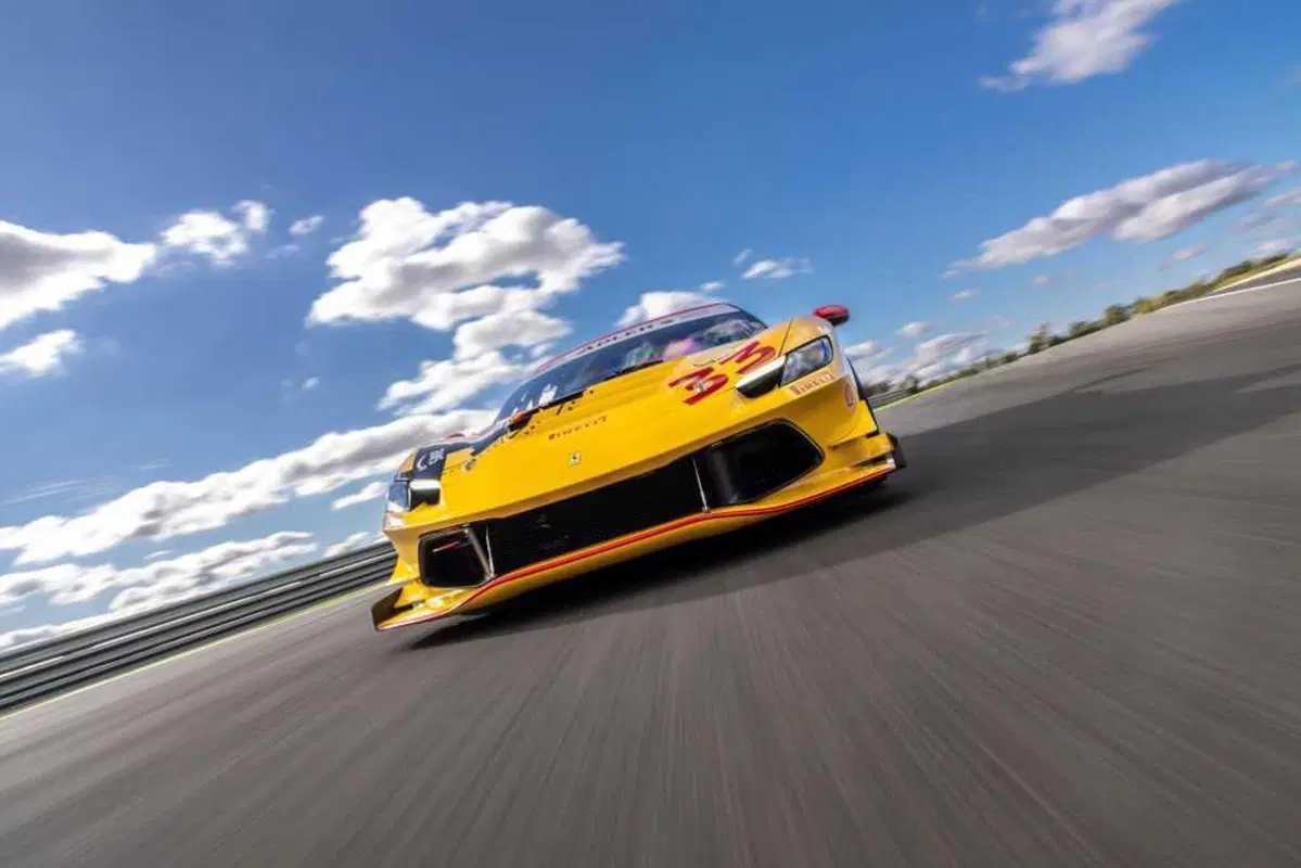 Il FOTONICO ha una nuova dimensione... | Ferrari 296 Challenge [VIDEO] (7)