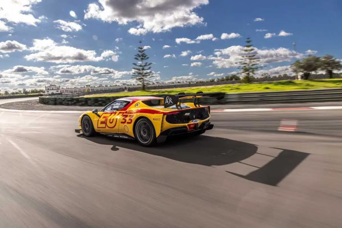 Il FOTONICO ha una nuova dimensione... | Ferrari 296 Challenge [VIDEO] (24)