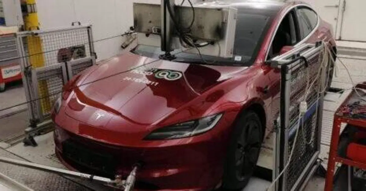 Tesla a cinque stelle, non solo in sicurezza