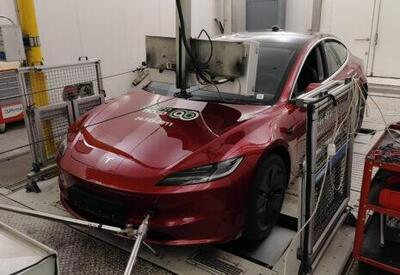 Tesla a cinque stelle, non solo in sicurezza