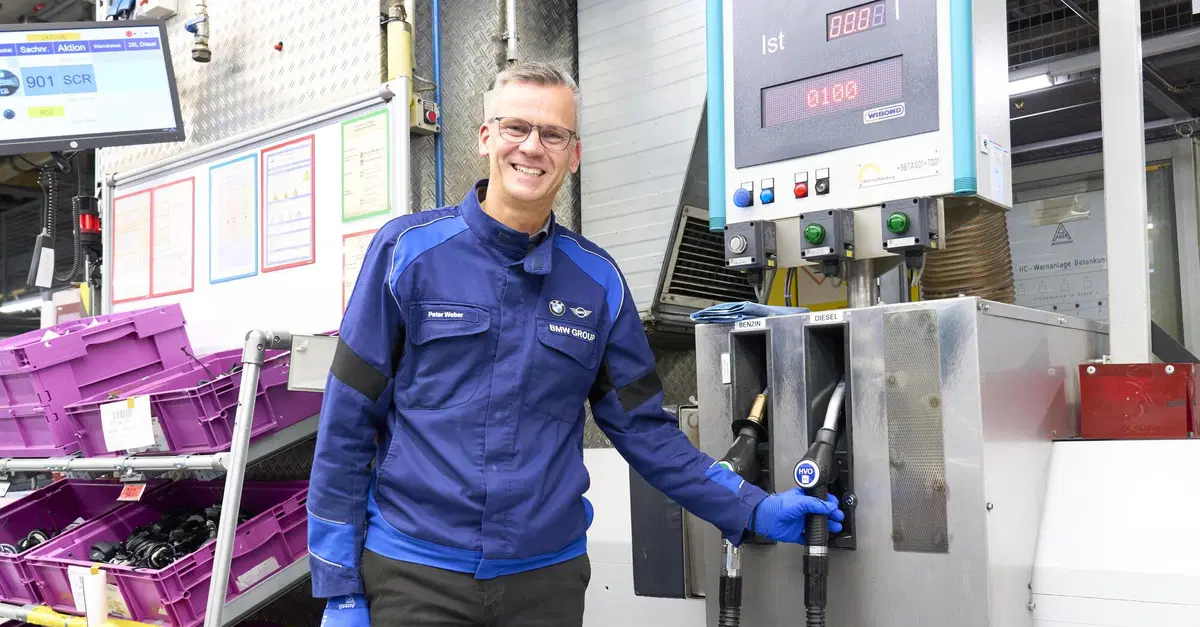 Che carburante c'&egrave; nel serbatoio di un'auto quando esce dalla fabbrica? Cos&igrave; fa BMW con questo diesel ecologico nel serbatoio