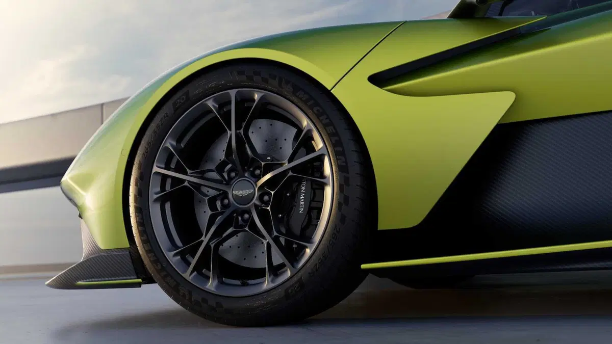 Aston Martin Valhalla: la supercar ibrida da 1.079 Cv e 1.100 Nm (13)