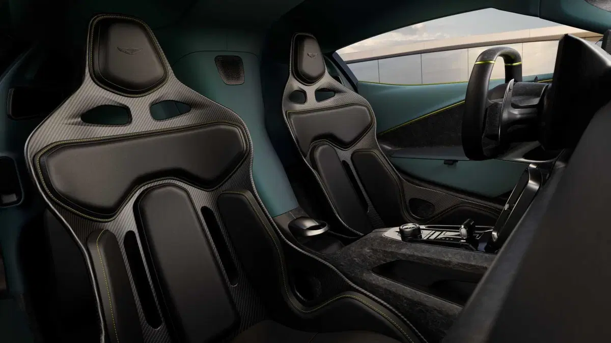 Aston Martin Valhalla: la supercar ibrida da 1.079 Cv e 1.100 Nm (23)