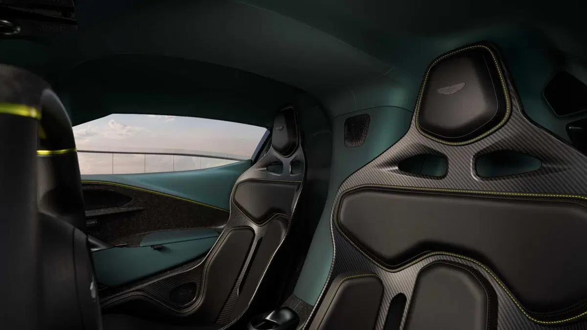Aston Martin Valhalla: la supercar ibrida da 1.079 Cv e 1.100 Nm (25)