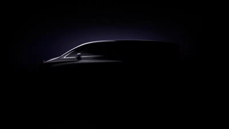 Mercedes: il teaser dei nuovi van sui piattaforma VAN.EA