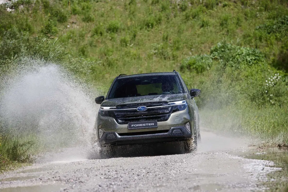 Subaru Forester, la guida della full hybrid da 41.950 euro più incentivo [VIDEO]