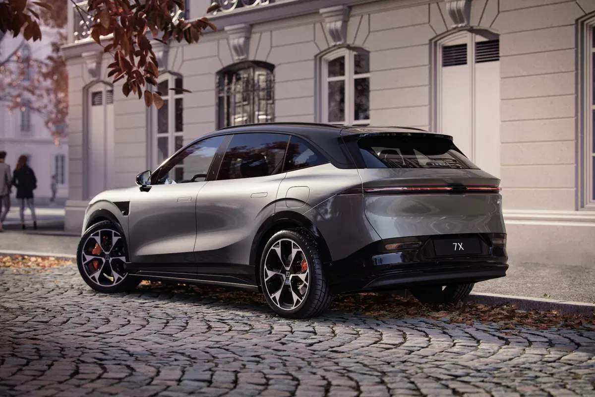 Zeekr 7X: il nuovo SUV elettrico per l’Europa che si ricarica in 13 minuti  (4)