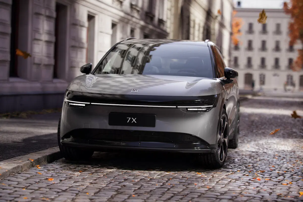Zeekr 7X: il nuovo SUV elettrico per l’Europa che si ricarica in 13 minuti  (5)