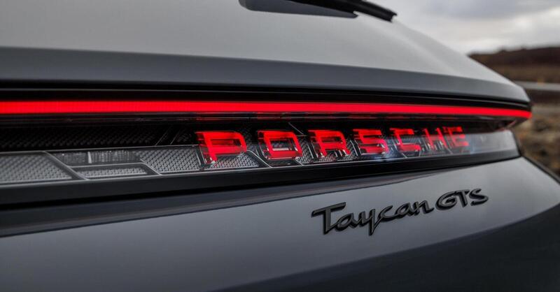 Porsche: gli affari vanno male, colpa delle auto elettriche 