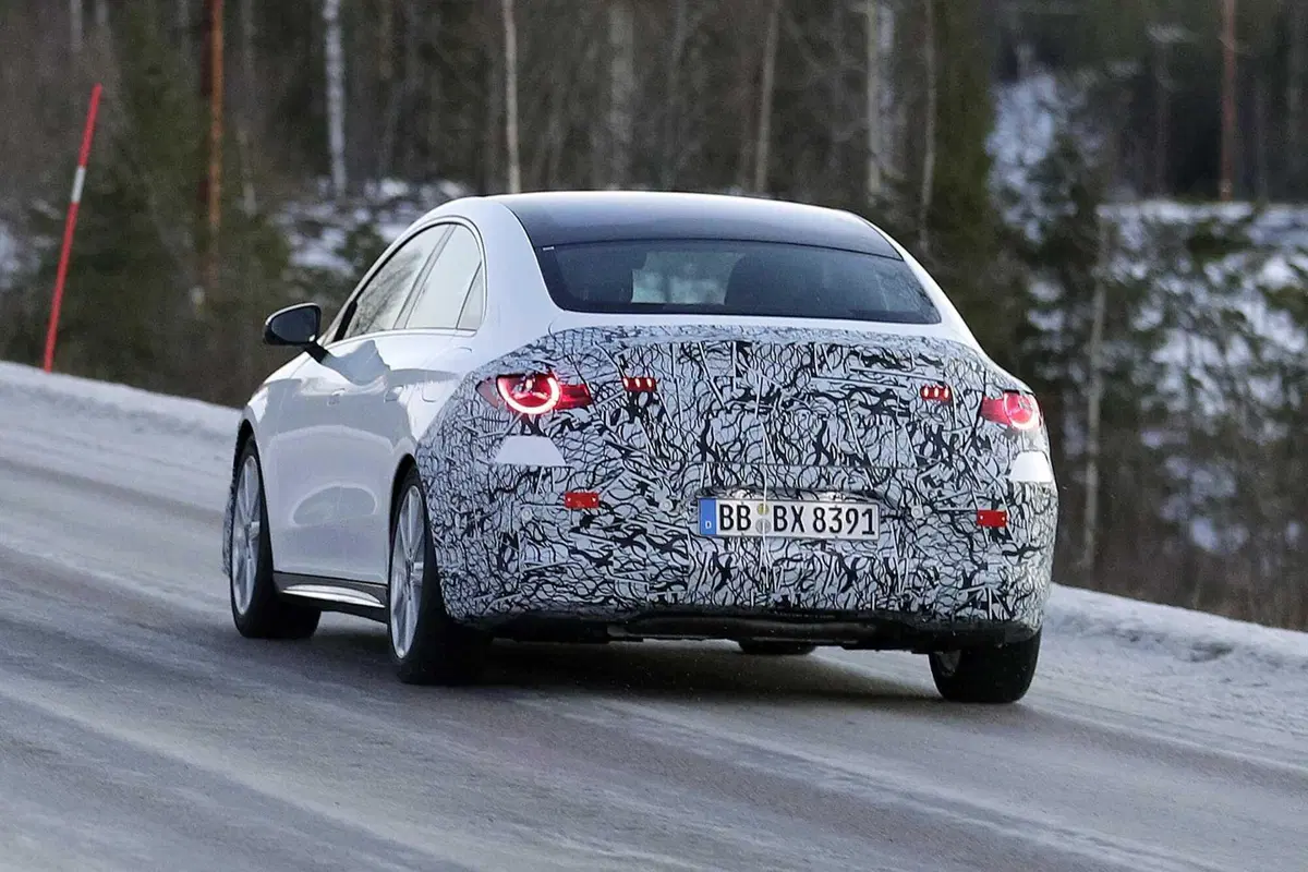 Nuova Mercedes CLA: l’innovazione modulare tra ibrido ed elettrico [Foto Spia] (14)
