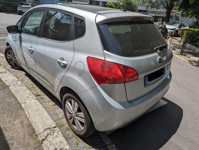 Kia Venga 1.4 CRDi 90CV WGT Fullsky del 2011 usata a Roma