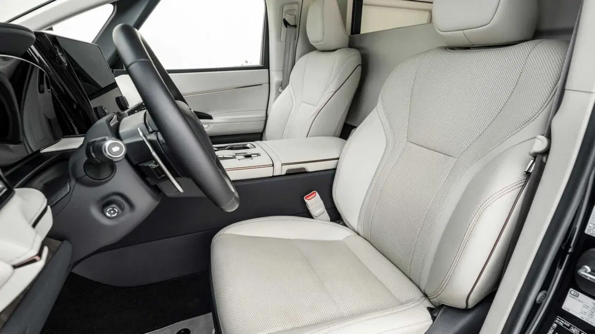 Lexus LM 2.5 hybrid Luxury 4p.ti auto (9)
