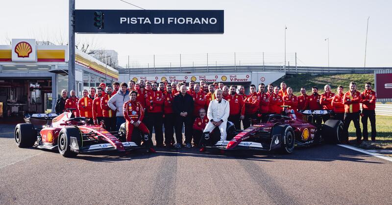 F1. Carlos Sainz dice addio alla Ferrari: ultima giornata in pista a Fiorano con il padre a bordo della F1-75 e la 735 LM