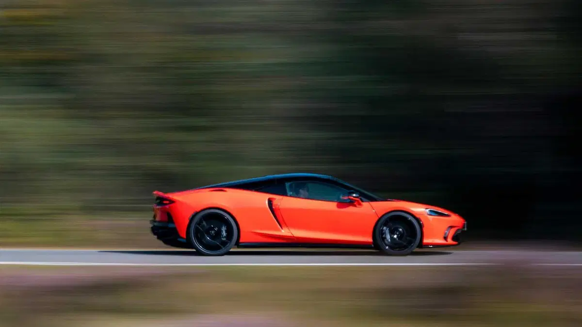 McLaren GTS  (2023-->>) (6)