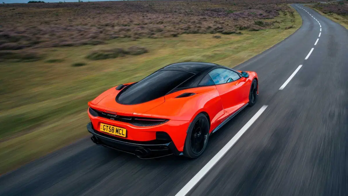 McLaren GTS  (2023-->>) (8)