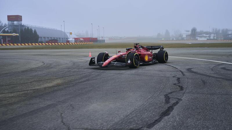 F1. La Ferrari &quot;677&quot; verr&agrave; presentata a Maranello il 19 febbraio, ma Hamilton quando debutter&agrave; a Fiorano?