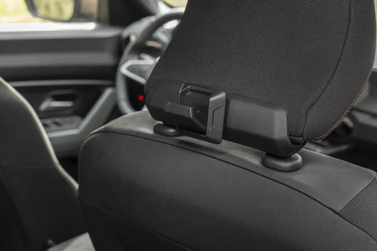 Nuova Dacia Duster 2024: motorizzazioni, allestimenti, optional e prezzi. Guida all’acquisto (22)