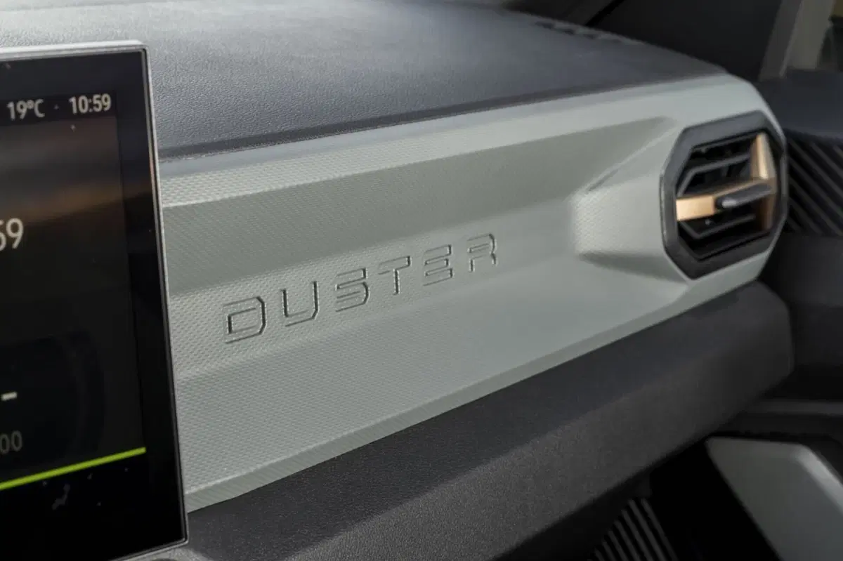 Nuova Dacia Duster 2024: motorizzazioni, allestimenti, optional e prezzi. Guida all’acquisto (9)