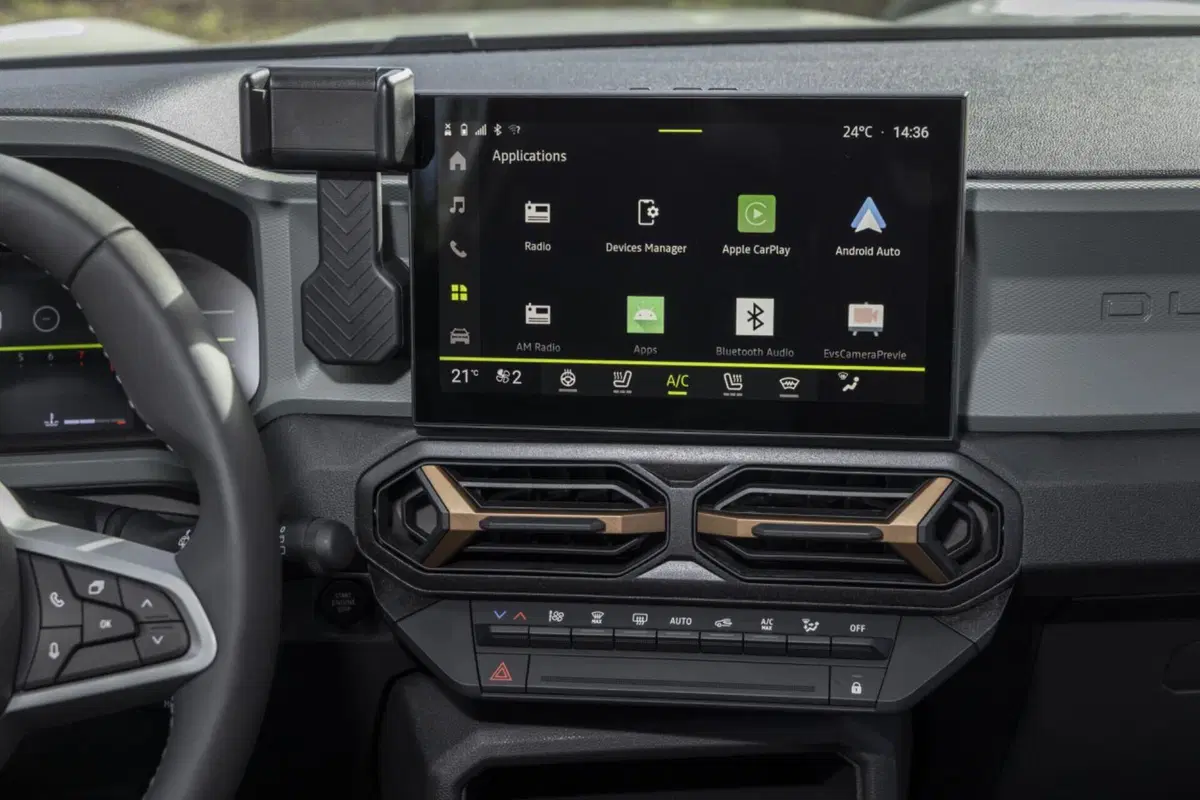 Nuova Dacia Duster 2024: motorizzazioni, allestimenti, optional e prezzi. Guida all’acquisto (12)