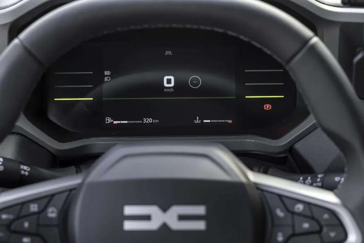 Nuova Dacia Duster 2024: motorizzazioni, allestimenti, optional e prezzi. Guida all’acquisto (13)