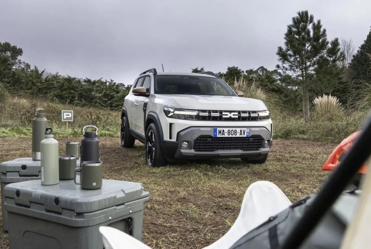 Nuova Dacia Duster 2024: motorizzazioni, allestimenti, optional e prezzi. Guida all’acquisto (15)