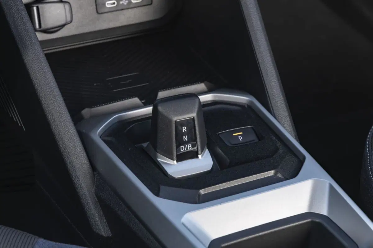 Nuova Dacia Duster 2024: motorizzazioni, allestimenti, optional e prezzi. Guida all’acquisto (30)