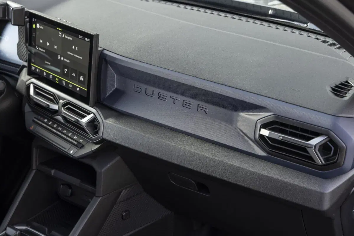 Nuova Dacia Duster 2024: motorizzazioni, allestimenti, optional e prezzi. Guida all’acquisto (31)