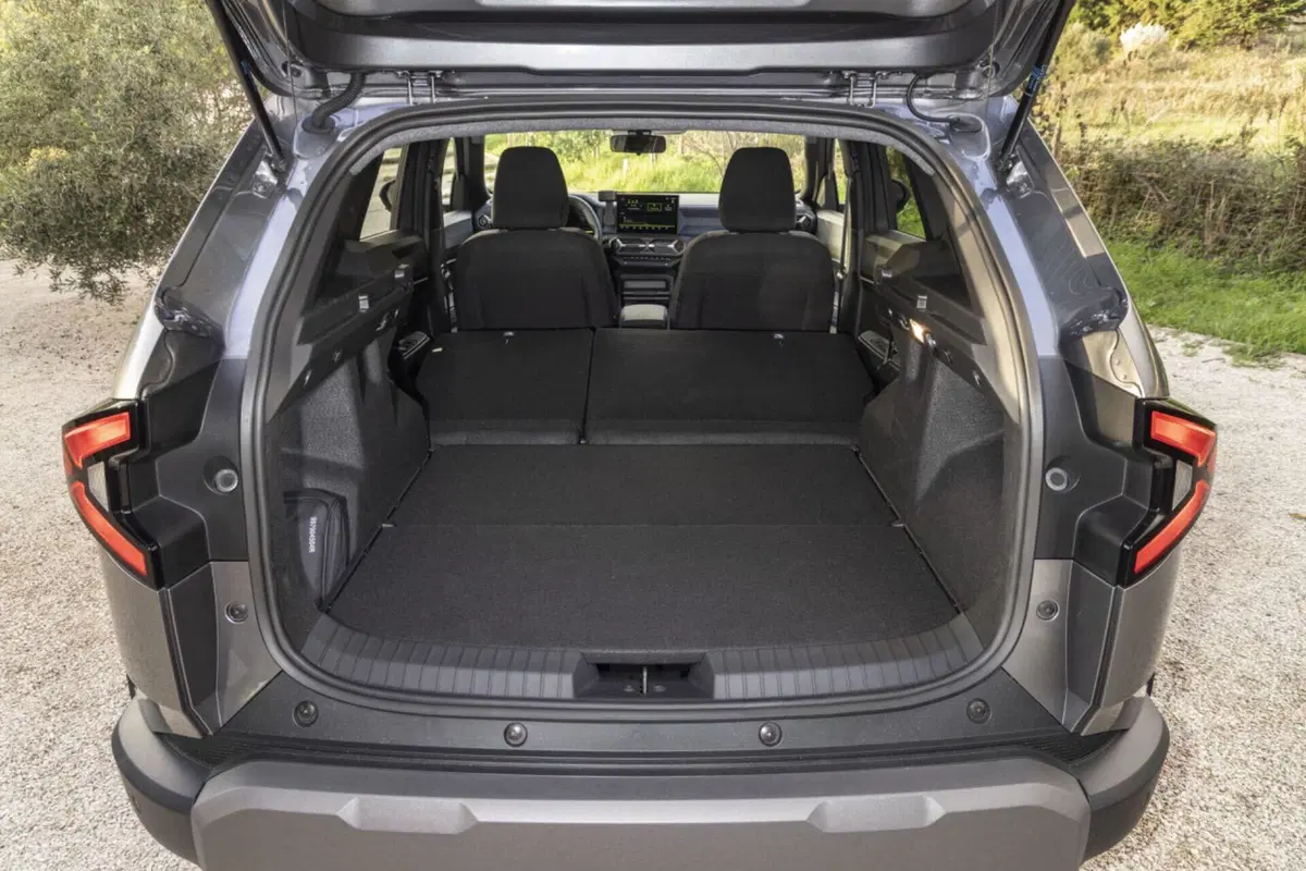 Nuova Dacia Duster 2024: motorizzazioni, allestimenti, optional e prezzi. Guida all’acquisto (38)