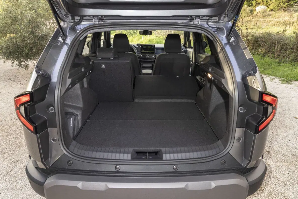 Nuova Dacia Duster 2024: motorizzazioni, allestimenti, optional e prezzi. Guida all’acquisto (37)