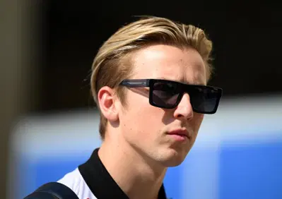 F1. Liam Lawson, il nuovo pilota della Red Bull: “Sono pronto alla sfida con Max Verstappen. Sogno il mondiale, e so di poterlo vincere”