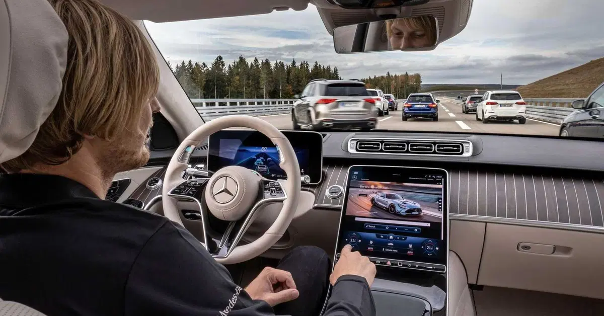 Mercedes ottiene il nullaosta per la guida autonoma a 95 km/h 