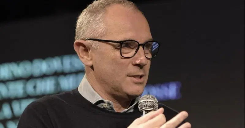 F1. Stefano Domenicali alza l'asticella per il 2025: "L'obiettivo &egrave; continuare a crescere, con Antonelli in Mercedes ed Hamilton in Ferrari gli ingredienti ci sono tutti"