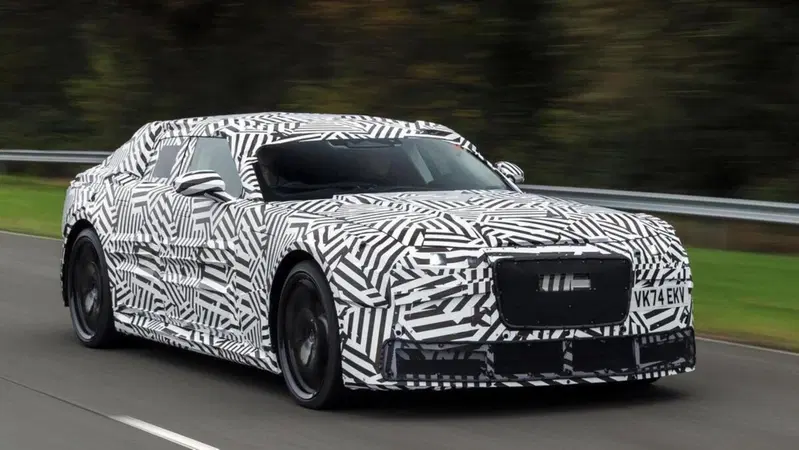 Jaguar 00 la GT del 2025, il CEO dice che i clienti la troveranno "carina..." e chissenefrega di cosa c'&egrave; sotto il cofano