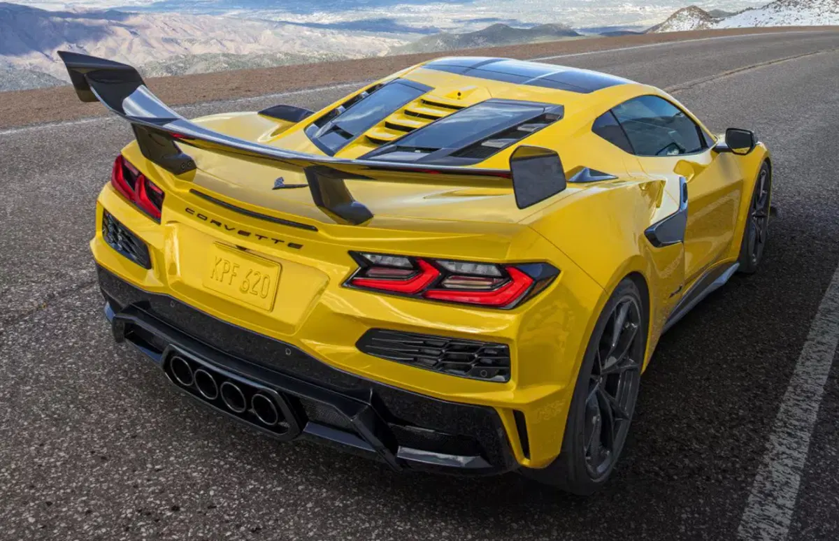 Corvette ZR1: lo 0-100 è da paura, 1.079 CV e 1.193 Nm. V8 5,5 litri   (2)